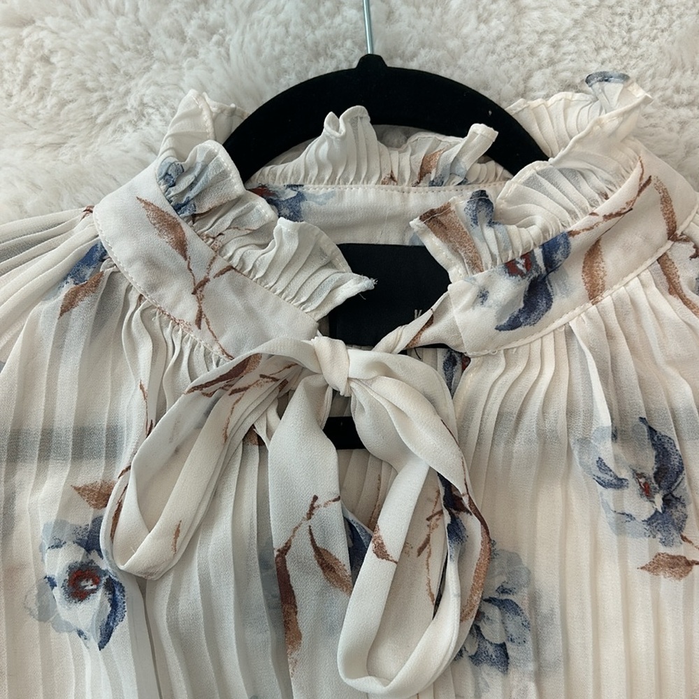 Beautiful blouse with flower blue and brown - Picture 5 of 5
